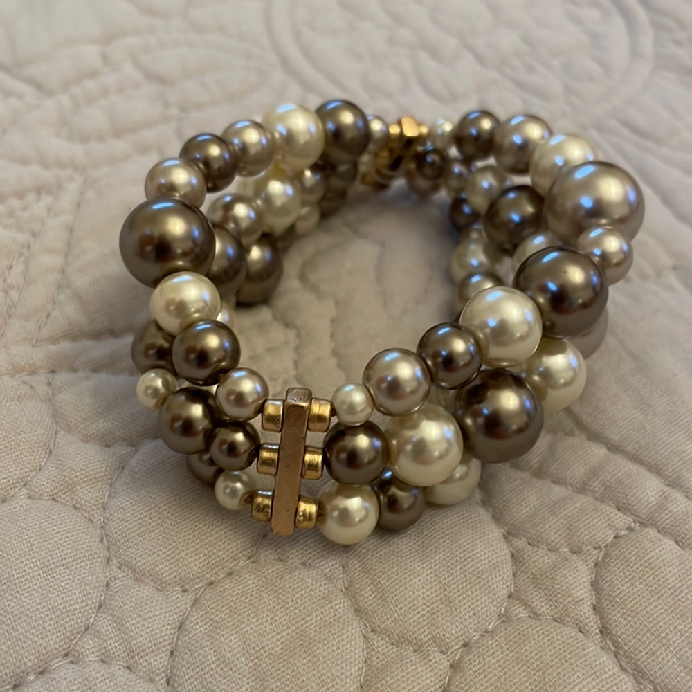 Lia Sophia Stretch Faux Pearl Bracelet (Caramelo) - NEW!